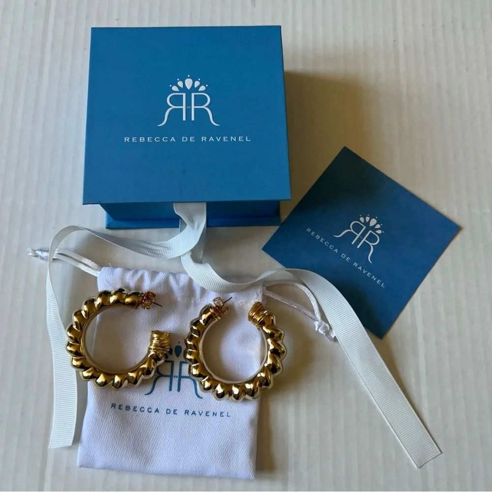 Rebecca de Ravenel Hand Carved Wood Gold Boullion Hoop Earrings  Great Gift